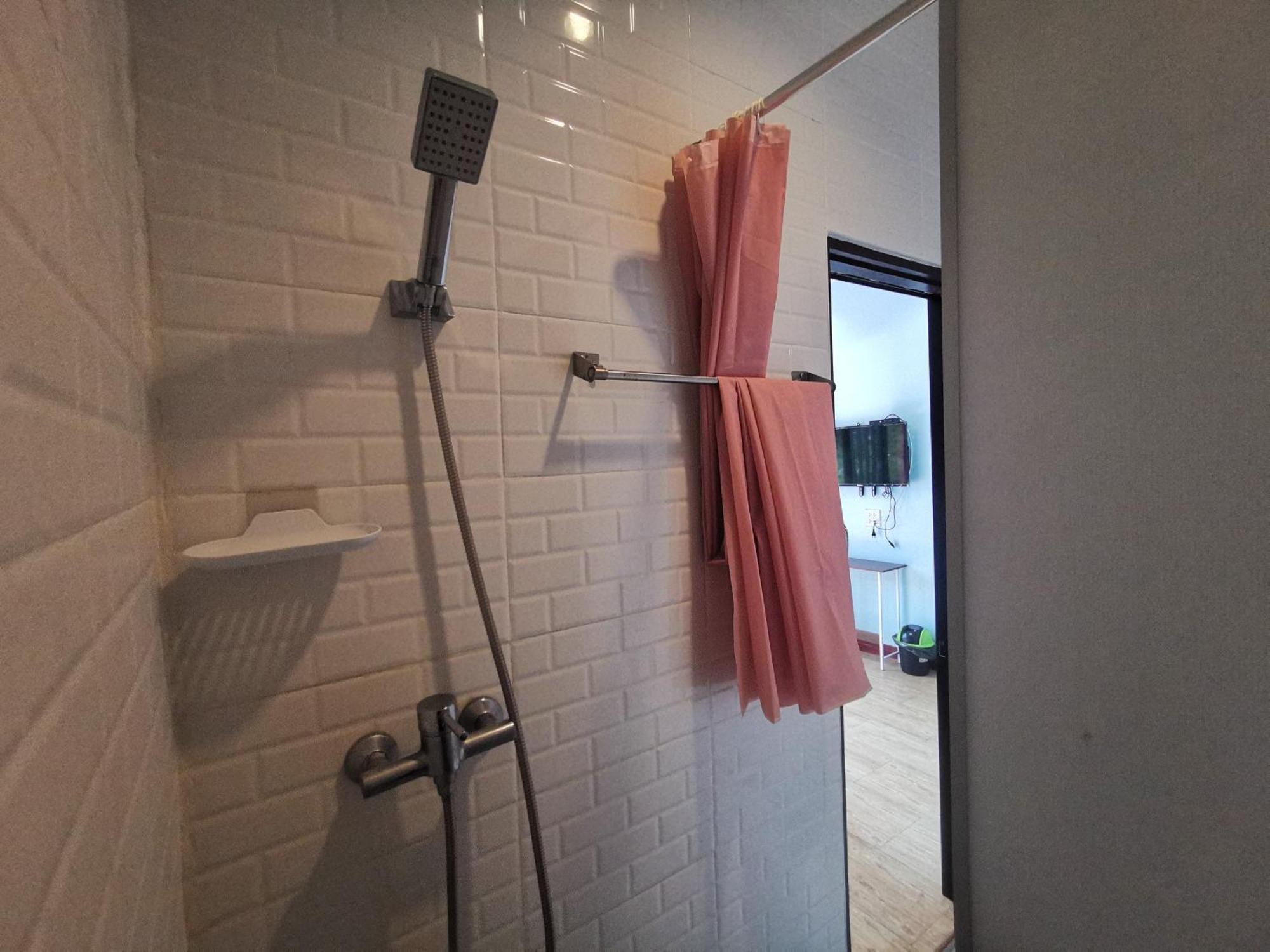 Kan Home Hotel Kanchanaburi Eksteriør billede