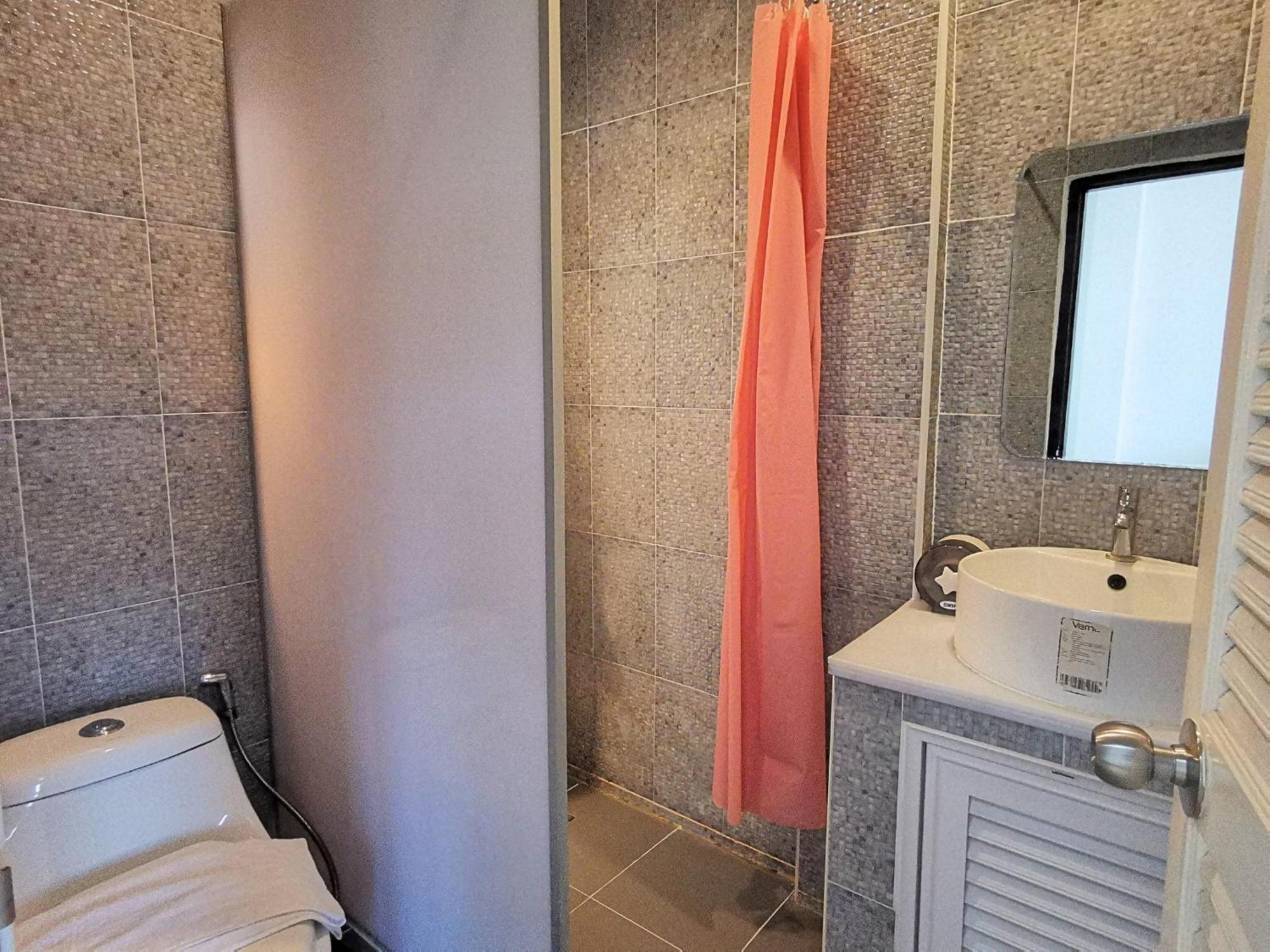 Kan Home Hotel Kanchanaburi Eksteriør billede